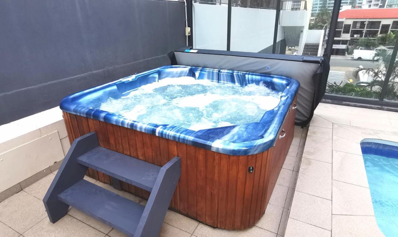 Beachside Apartment In The Heart Of Surfers Paradise - Free Parking Gold Coast Luaran gambar